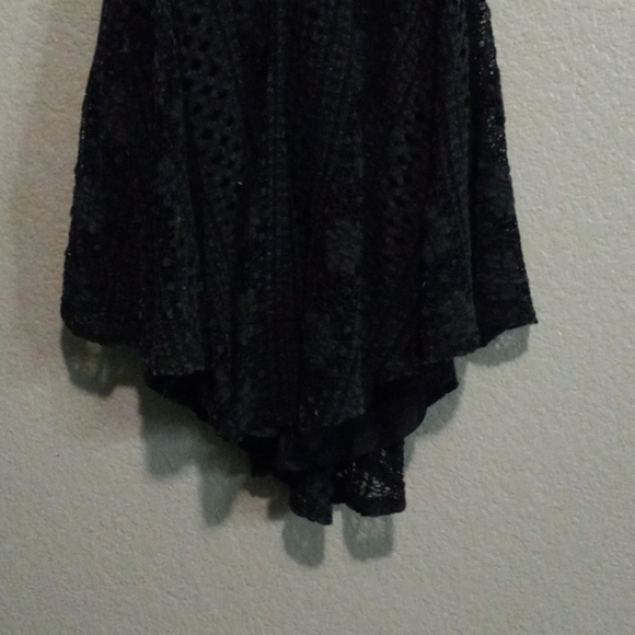 Black, Small, Unknown - Picture 2 of 5